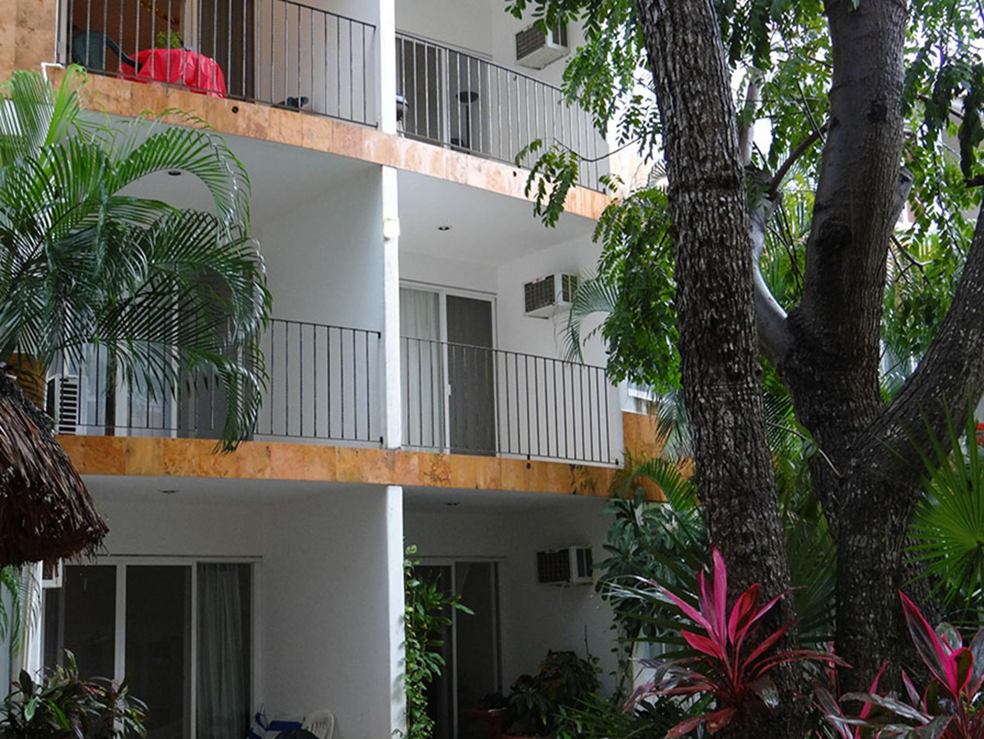 La Concha By Chezplaya Hotel 2*